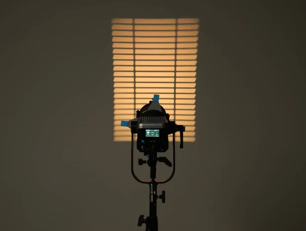 Nanlite Forza Projector Mount 18-36 stand Spot Wide blinds